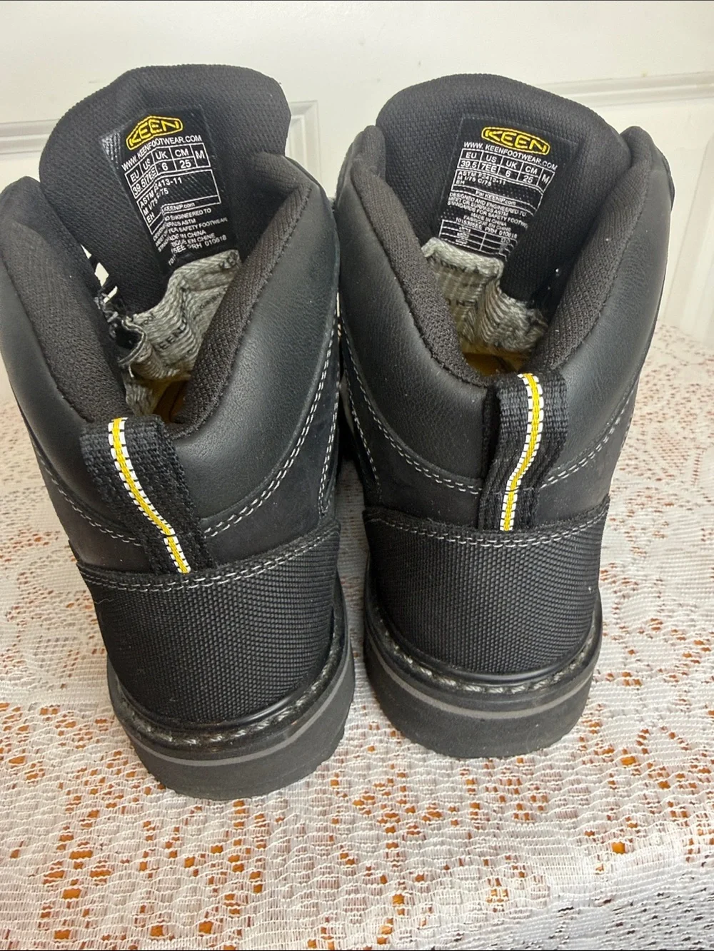 Keen dry waterproof hard toe Men's Black Lace-Up Work Boots sz 7